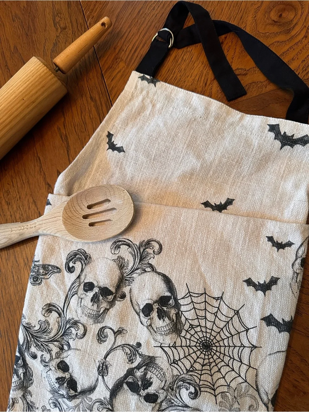 Halloween Apron Black Cats Bats Skulls Spider Web Gothic NEW